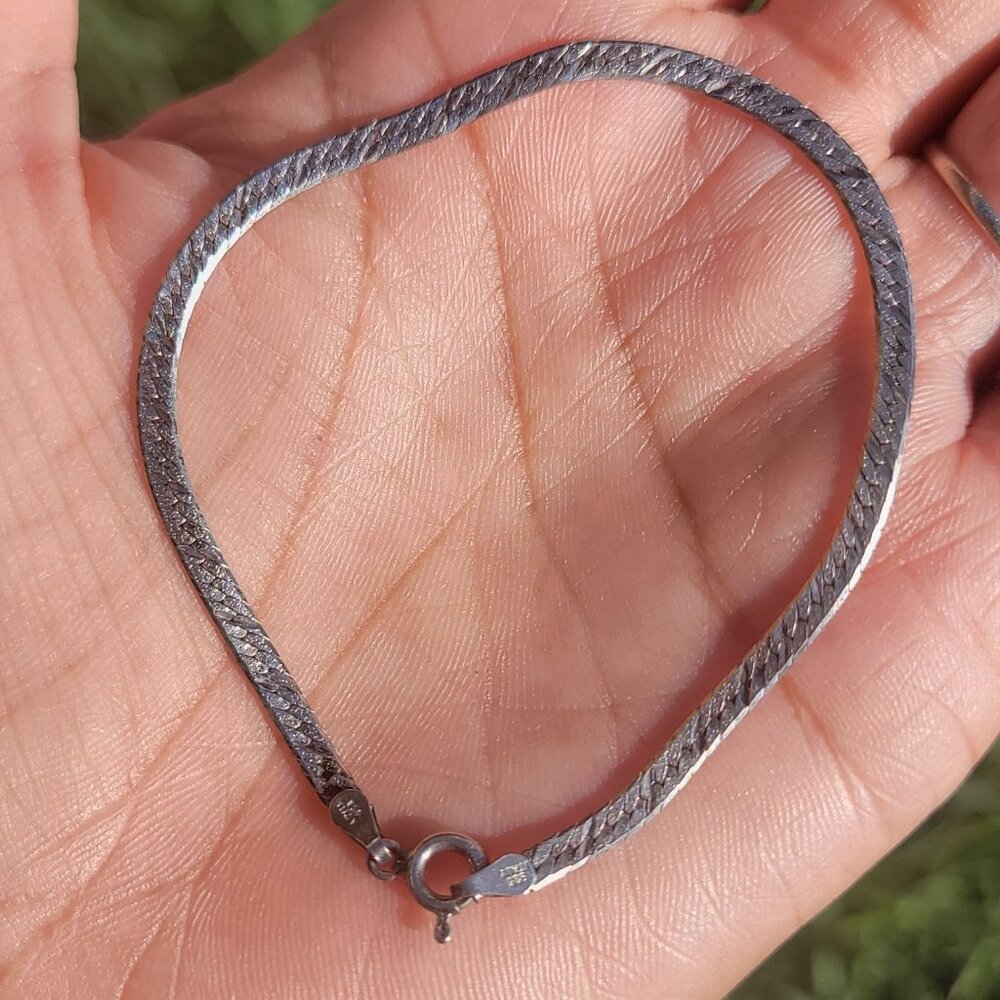 Lovely vintage 925 sterling silver ITALY etched lines herringbone 3 mm bracelet - Picture 2 of 16